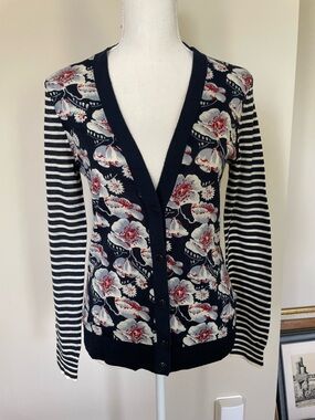 Tori Burch size M cardigan
See photos